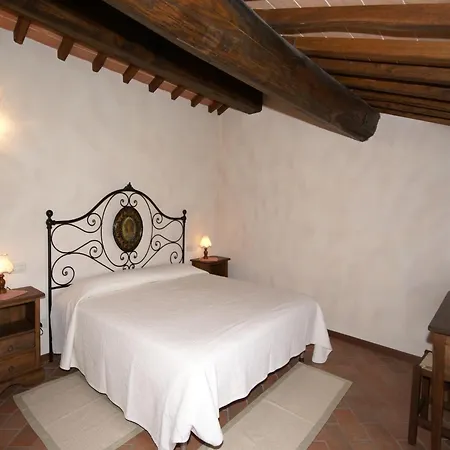 Nice With Pool And Beautiful Garden Holiday home Montone (Umbria)